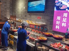 -老牌坊云南鱼豆花火锅(哈西万达店)