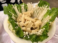 蔬菜拼盘-霄汉牛三鲜湖北砂锅菜(万松园2店)