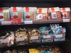 零售区-良品铺子(五角场万达店)