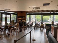 大堂-星巴克臻选(莘庄仲盛店)
