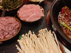 -渝井巷重庆老火锅(沈阳吉祥店)