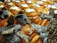 斑斓椰汁糯米可颂-PAOPAO Bakery&Café(港汇店)