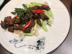 露笋百合黑椒牛仔粒-黄嘉喜来登酒店-采悦轩中餐厅(滨江中路店)