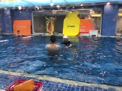 -戊辰亲子游泳俱乐部