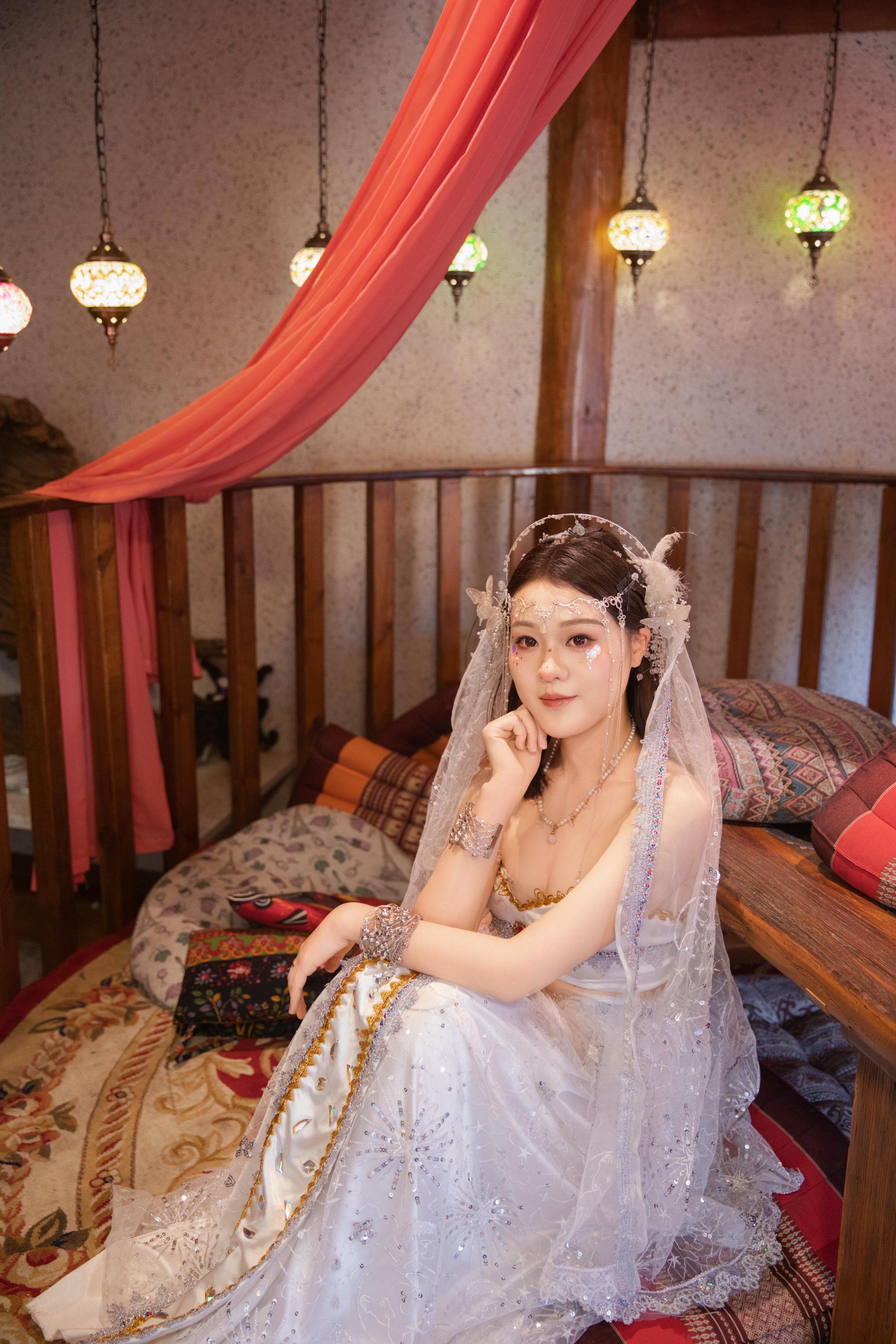 非常便利,店里化妆师化妆水平很高,根据个人的气质类型和衣服风格化