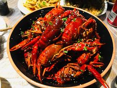 -巴厘龙虾·榜首油焖大虾(音乐学院·沿江酒馆店)