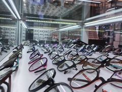 -回瑞眼镜·蔡司·依视路官方授权店(广益路万达店)
