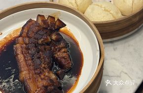 Jinzhai Local Pork with Huizhou Rice Wine Steamed Buns