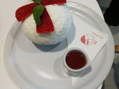草莓芝士蛋糕雪冰-Cheevit Cheeva(Sirimangkalajarn)
