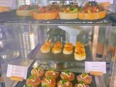 虾肉塔-锦厨国际自助餐厅 · 云端景观 (昆明索菲特大酒店)
