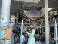 -ROAST coffee & eatery