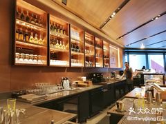 -星巴克(西藏路店)