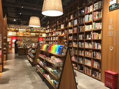 -百新书局(尚悦湾店)