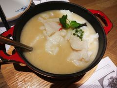 酸汤煮嫩滑鱼片-小大董·烤鸭(凤凰汇店)