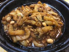 咸鱼鸡粒茄子煲-九大簋家宴(北京路店)