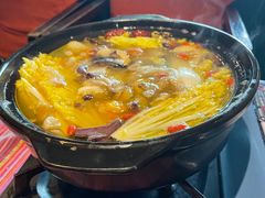 -香巴拉云南餐厅(华莱坞店)