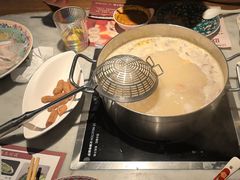 -尚尚仙·酸汤猪手·猪肚鸡火锅(华联万柳购物中心店)