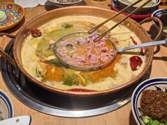 -洱火云南酸菜牛肉火锅(石景山当代商城店)