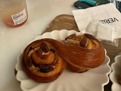 -VERIE BAKEHOUSE