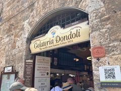 -Gelateria Dondoli