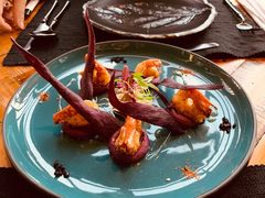 煎虾配紫薯泥薯片及姜味柠檬汁-AZUL by FUEL蓝色·法式酒馆(琶醍店)