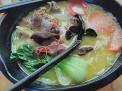 -桥香园过桥米线(国贸店)