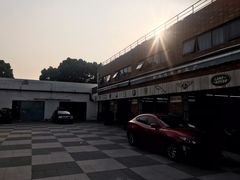 -蜂鸟快修喷漆钣喷汽修旗舰工厂(军工路店)
