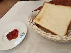 香烤全麦面包-小白桦西餐厅