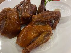 脆皮烧乳鸽-富豪酒家(正大广场店)