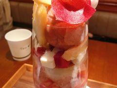 桃子芭菲-Ten Olives甜点