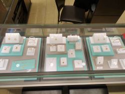 -周生生Chow Sang Sang(东方店)