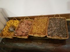 -咱屯子铁锅炖直营店(南湖大路店)