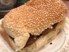 特大猪扒包-金华冰厅