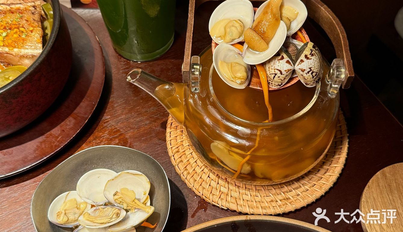 这里的每一道菜都仿佛一道艺术品，尊的好适合闺蜜小聚