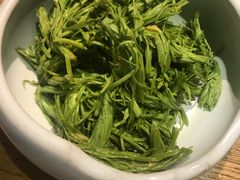 炝拌松尖-潮粥荟·潮汕砂锅粥(朝阳大悦城店)
