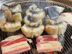 -围炉肉舍•炭烤活鳗•丹东海鲜烤肉(步行街店)