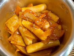 炒年糕-吴草鸡爪오초닭발韩食堂(融恒盈嘉中心店)