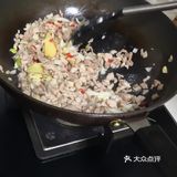 甜妈厨房之劲爆滚辣皮子肉