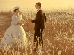 -至臻微拉婚纱摄影