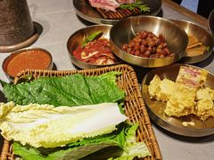-草家酱蟹炭火烤肉店(珲春南路一店)