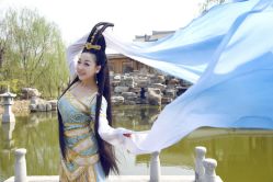 点击看大图 莲台咏-九月鹰飞汉服摄影工作室