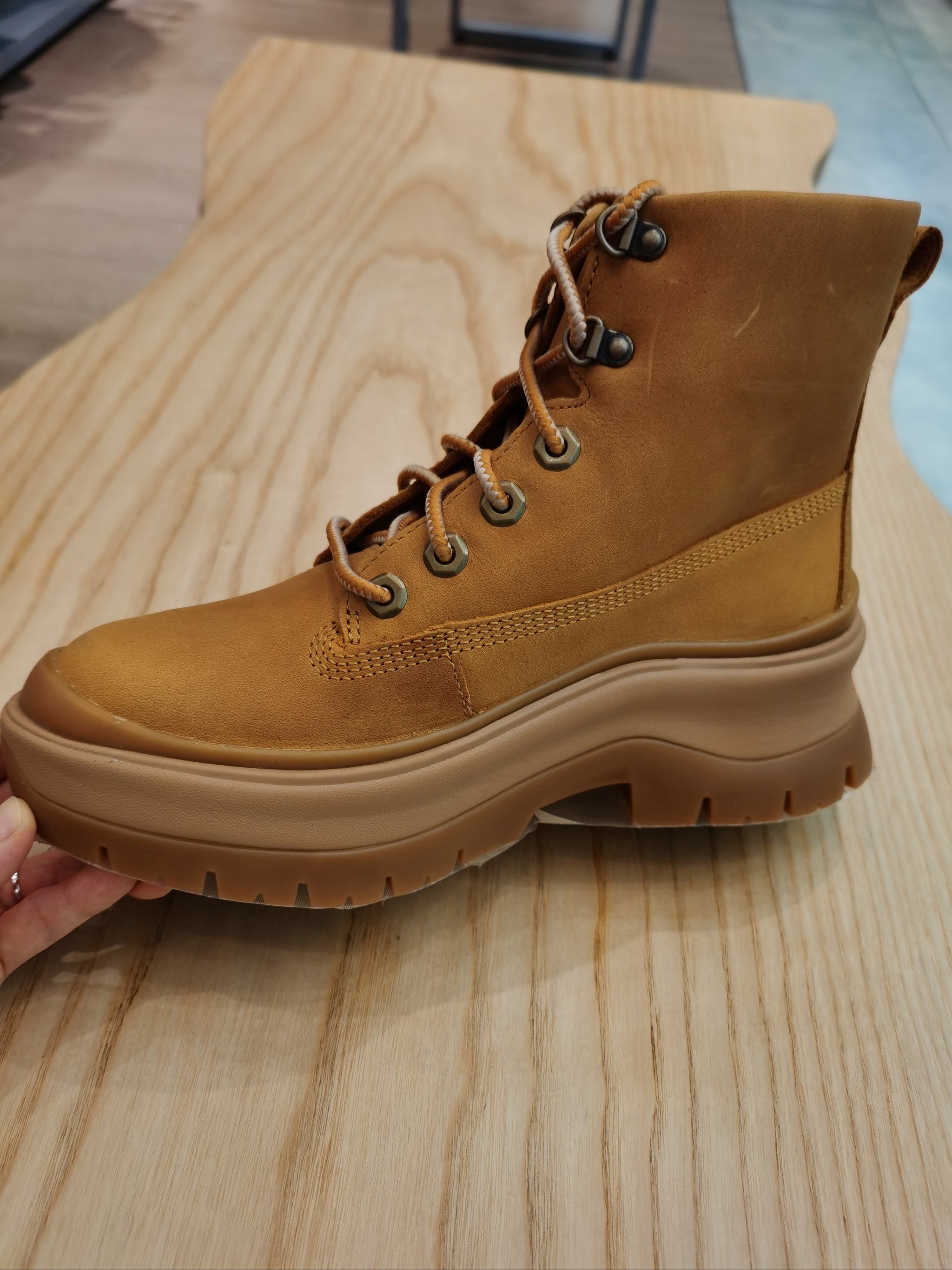 timberland女士厚底靴7815