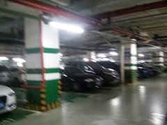 场地-百联中环购物广场-停车场