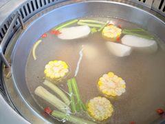 牛骨清汤汤底-三头牛·潮汕牛肉生蚝火锅 (夏湾店)