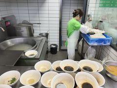 餐具摆设-草桥清真牛肉锅贴扁食店