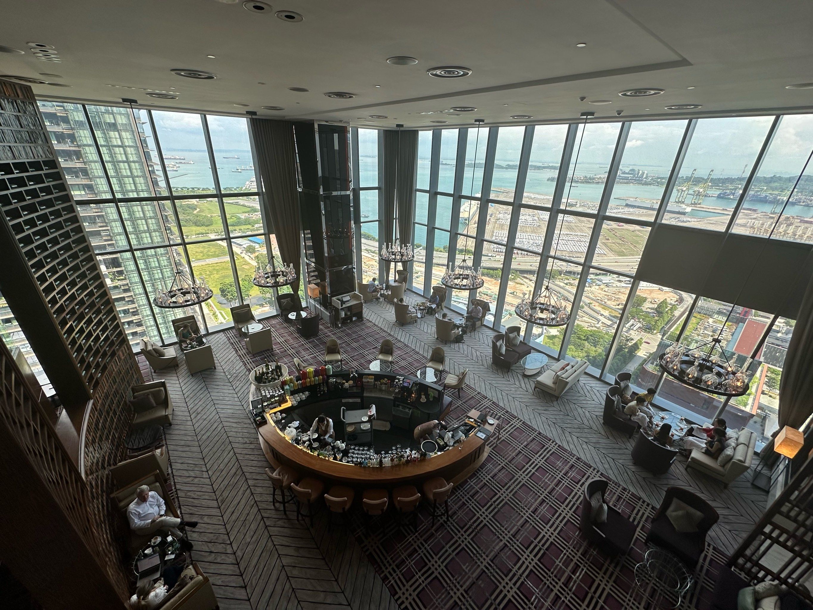 新加坡威斯汀酒店的大堂吧喝咖啡非常厚道价