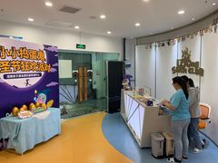 -龙格亲子游泳·水育早教中心(华亿大润发店)