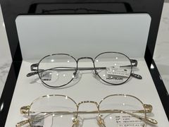-YI OPTICAL 奕镜·蔡司战略合作店(长宁来福士店)