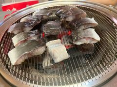 -围炉肉舍•炭烤活鳗•丹东海鲜烤肉(步行街店)