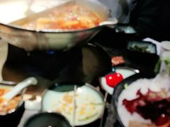 -湊湊火锅·茶憩(新中关购物中心店)